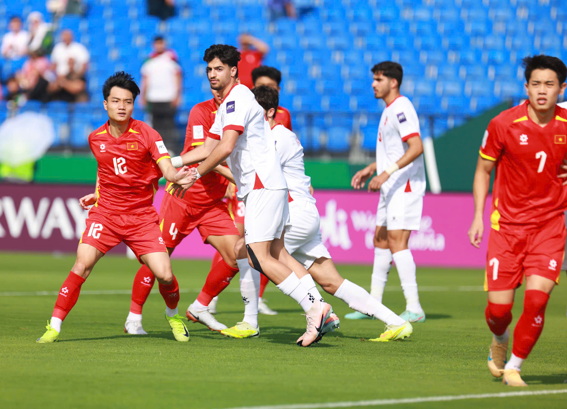 cầu thủ khỏe nhất Việt Nam