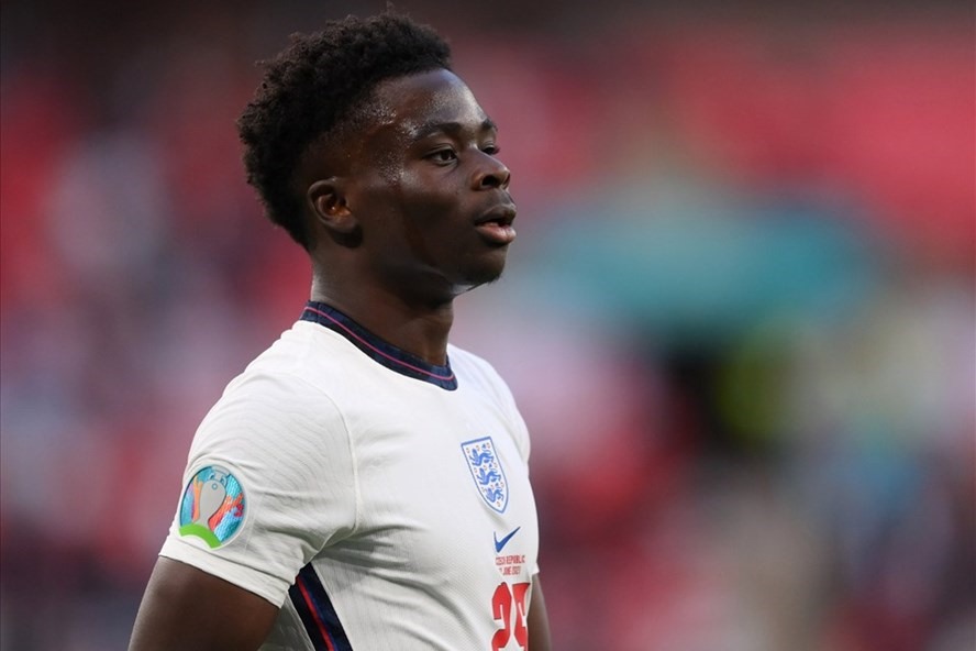 Newcastle đấu với Arsenal