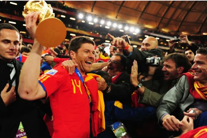 goc-huyen-thoai-su-nghiep-cam-quan-cua-huan-luyen-vien-xabi-alonso-a2